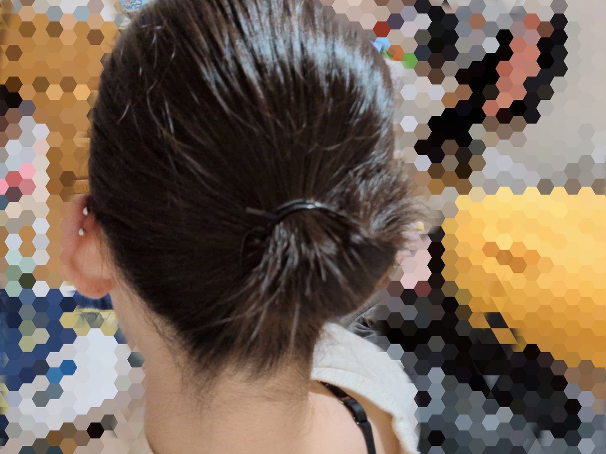 僕です、久しぶりに枠を開いたらバッチを2人も取って下さりましたありかてぇ
そしてリアアバの髪が伸びたな〜と撮ってみた写真……後ろ姿ママンにそっくり。