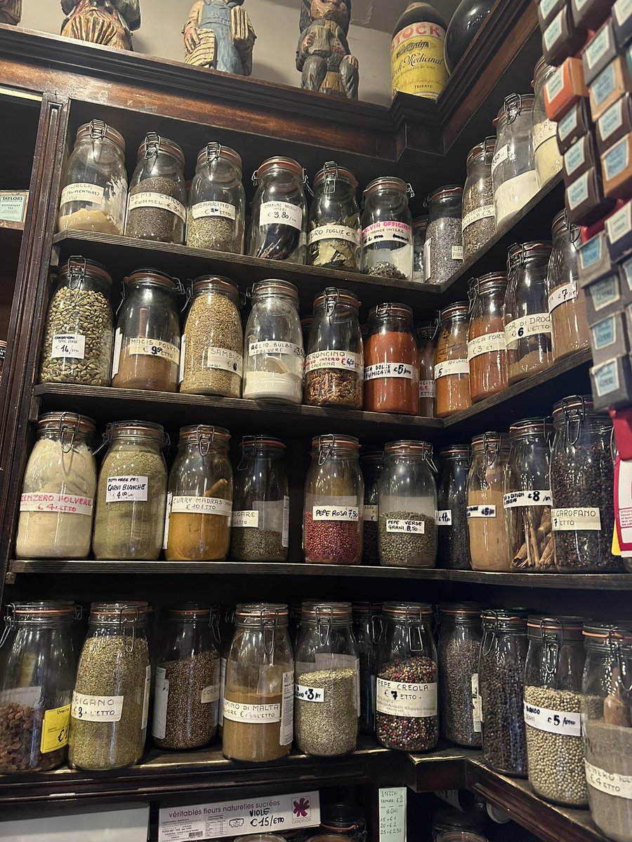 Drogherie old style 😍😍😍 #spezie #vercellini Buongiorno