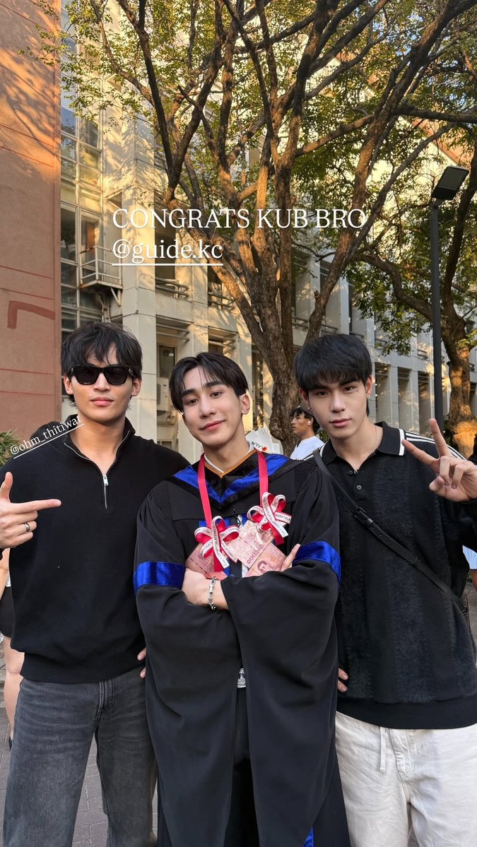 OHMiverse's tweet image. Congratulations on @kc_guide &apos;s graduation! 👨‍🎓🥳

©️ Ig story: atom_attsavaj

#OhmThitiwat #TRJourney #โอห์มไง 
#GuideKantapon