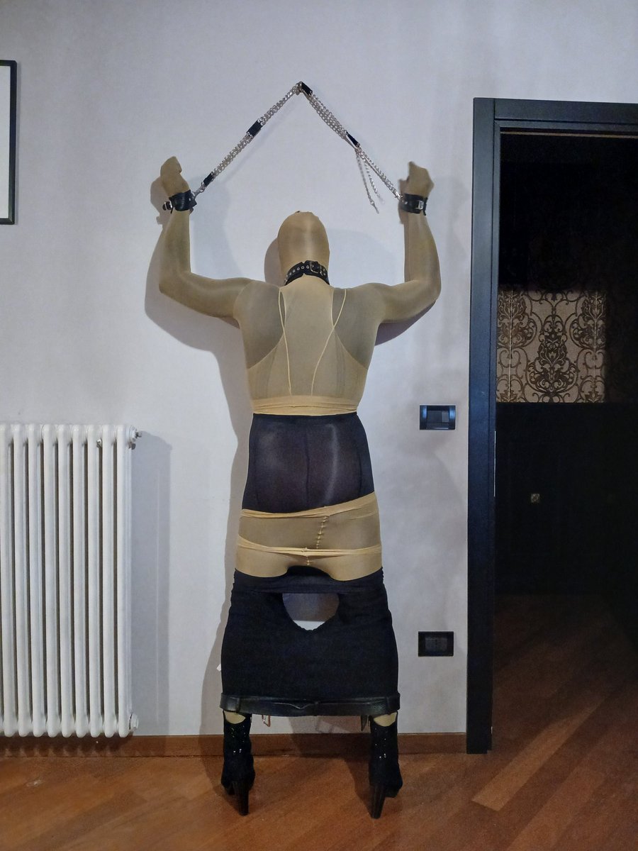 EncaseDoll's tweet photo. Layered shiny tan over shiny black, hands tied and no way to escape. DM me if u wanna see me struggling and cumming hands free. #encasement #pantyhose #pantyhoseencasent #nylon #nylonencasement #nylonfetish #fetish #pantyhoseaddicted #nylonaddicted  #sub #tied #layering #layered https://t.co/gWRkgG7F7b