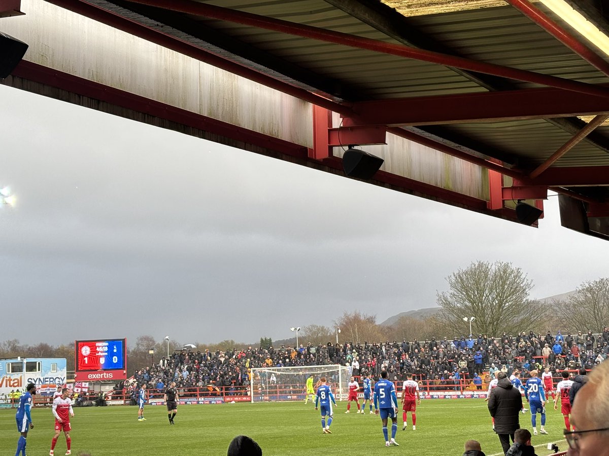 SuzanneNQNW's tweet image. Not a great day to be standing in the away end 🌧️ #oafc