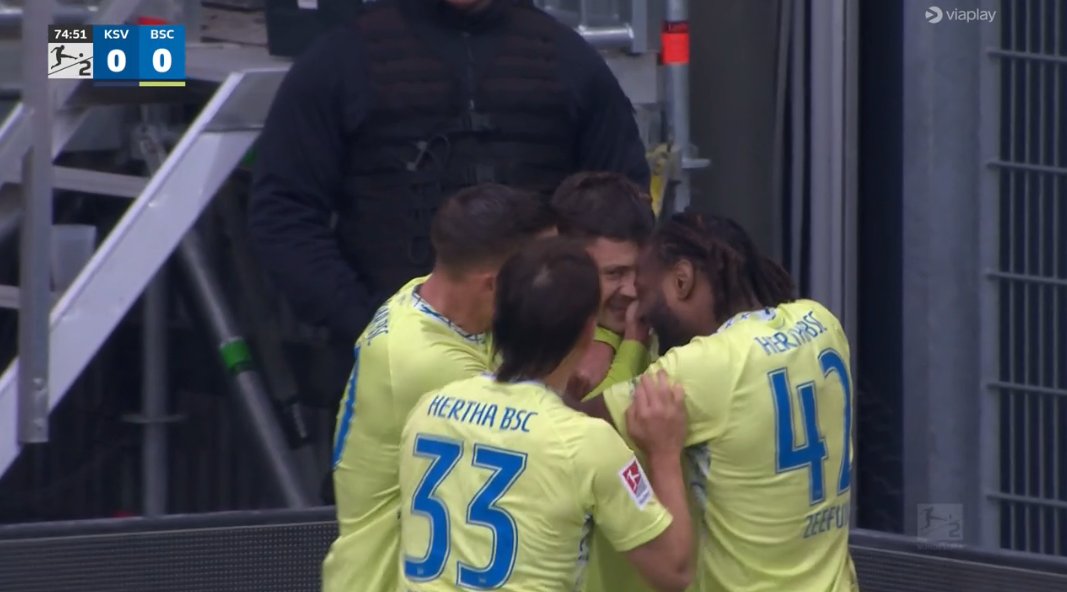 foet247europa's tweet photo. Holstein Kiel 0 Hertha 1. Kownacki #KSVBSC https://t.co/PxwLUeHja4