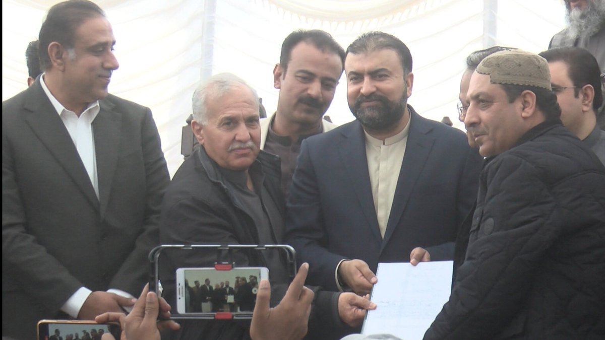 bujofficial's tweet photo. The tireless efforts of @bujofficial have borne fruit.
CM @PakSarfrazbugti has laid the foundation stone of the Journalists Housing Scheme in #Quetta, turning a dream into a reality. #BUJ deeply appreciates the CM’s commitment and hopes the project will be completed on time. https://t.co/CHfup58uyb