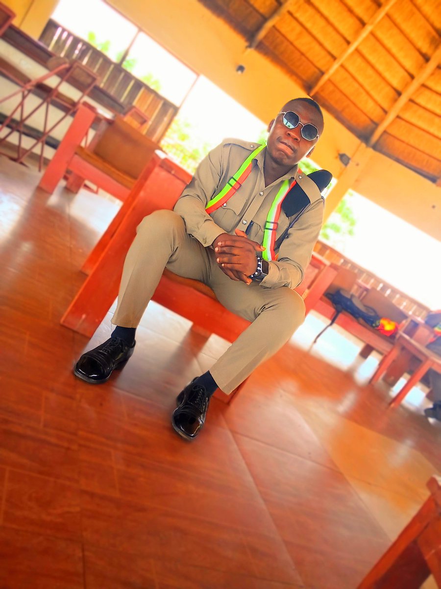 Lenganifarms's tweet image. Protecting life and property
Stay safe 
#Malawipolice
#PoliceWork 
#SuperCop