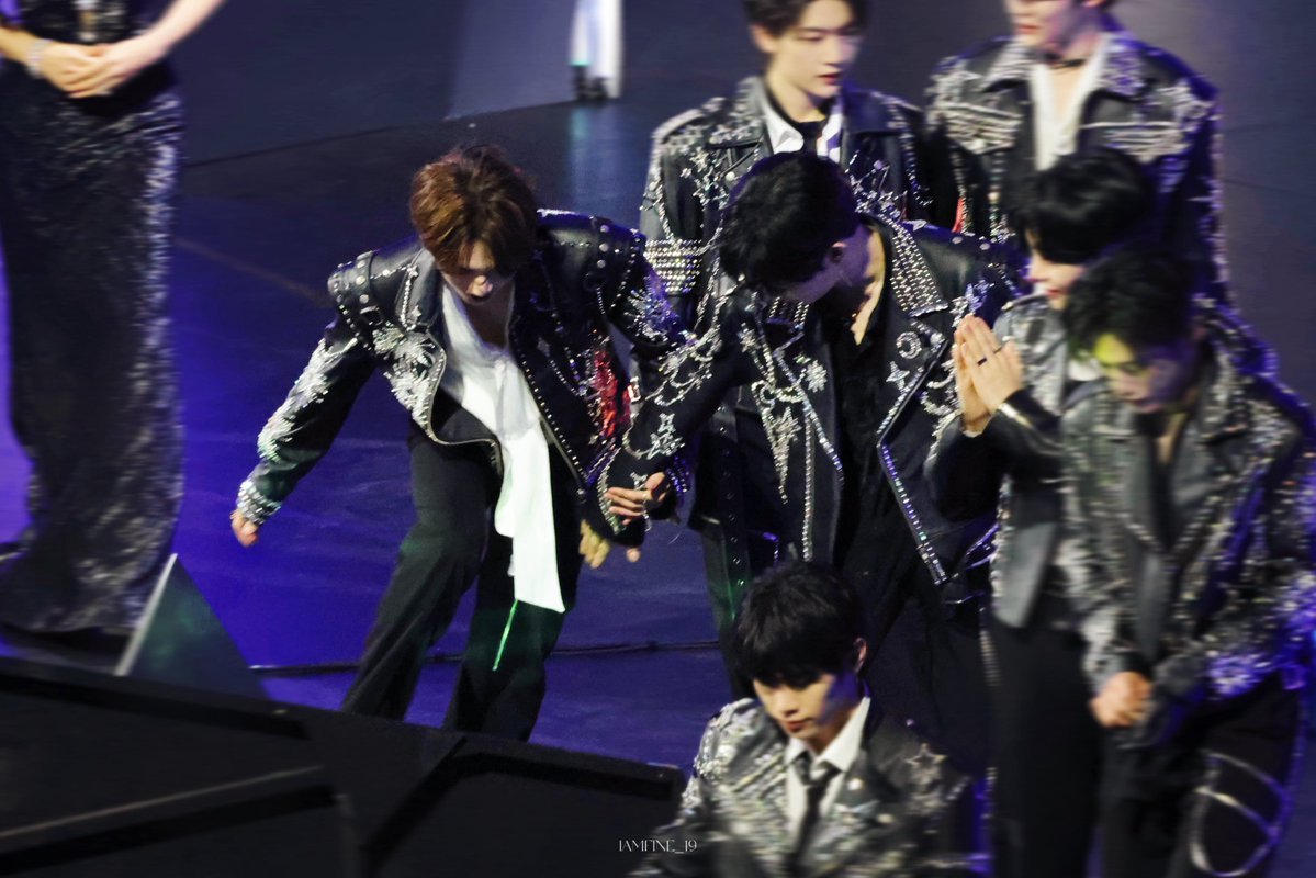 🍀

【2025.11.29 MAMA D2】
#행운즈 #luckyz 
#ZEROBASEONE #ZB1 #제로베이스원