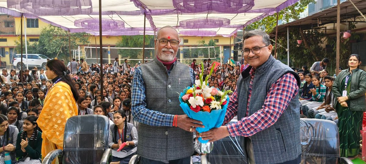 आज शासकीय महारानी लक्ष्मी बाई कन्या उ . माध्यमिक विद्यालय में जिला स्तरीय जादू नहीं विज्ञान है समझना आसान कार्यक्रम का दीप प्रज्वलित कर शुभारंभ किया

<a href="/blsanthosh/">B L Santhosh</a>