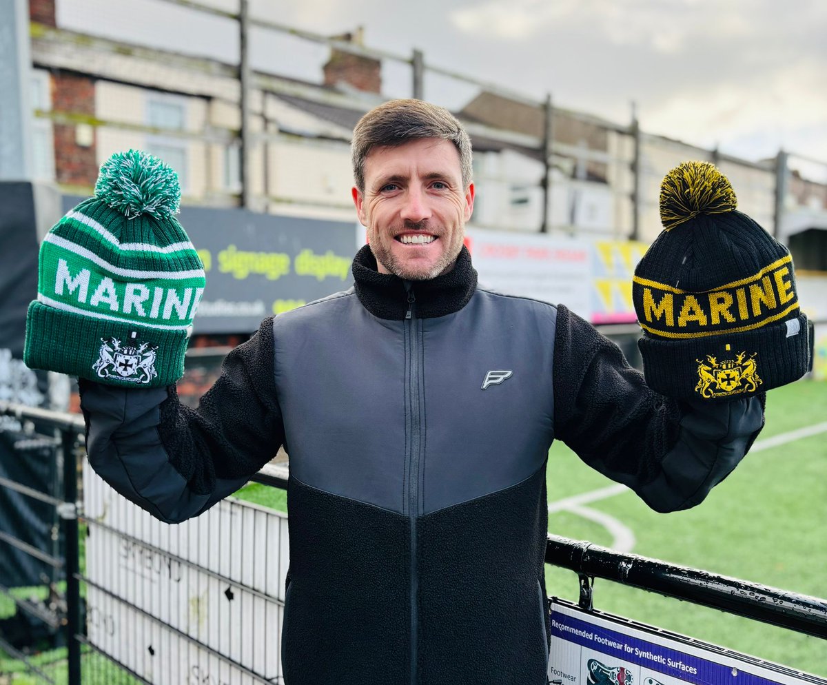 MarineAFC's tweet photo. 🟢 NEW BOBBLE HATS! ⚫️

The 25/26 Marine Bobble Hats are on sale now. Available in Black &amp; Gold as well as Two-Tone Green, they are fleece lined to keep fans warm on the terraces.

Online now and in store from Monday!

🔗 https://t.co/jFNntD640U

#WeAreMarine https://t.co/W6s7ut5kcu