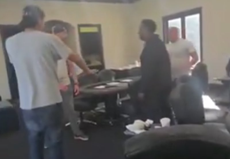 PRIVATE GAME : Maurice Hawkins violemment agressé lors d'une privée !  

live-poker.com/news.20251129-…