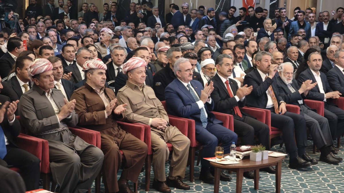 sehzadedemir's tweet photo. Melaye Cezeri’nin ahlak anlayışı temasıyla düzenlenen sempozyumun 2. gününde Kürdistan Demokrat Partisinin (PDK) Genel Başkanı Sayın Mesut Barzani de katıldı. 
Bu önemli süreçte Sayın Barzani’nin programa katılması çok anlamlı ve değerlidir. Bu vesile ile Sayın Barzani’ye teşekkür ederim. 
@masoud_barzani