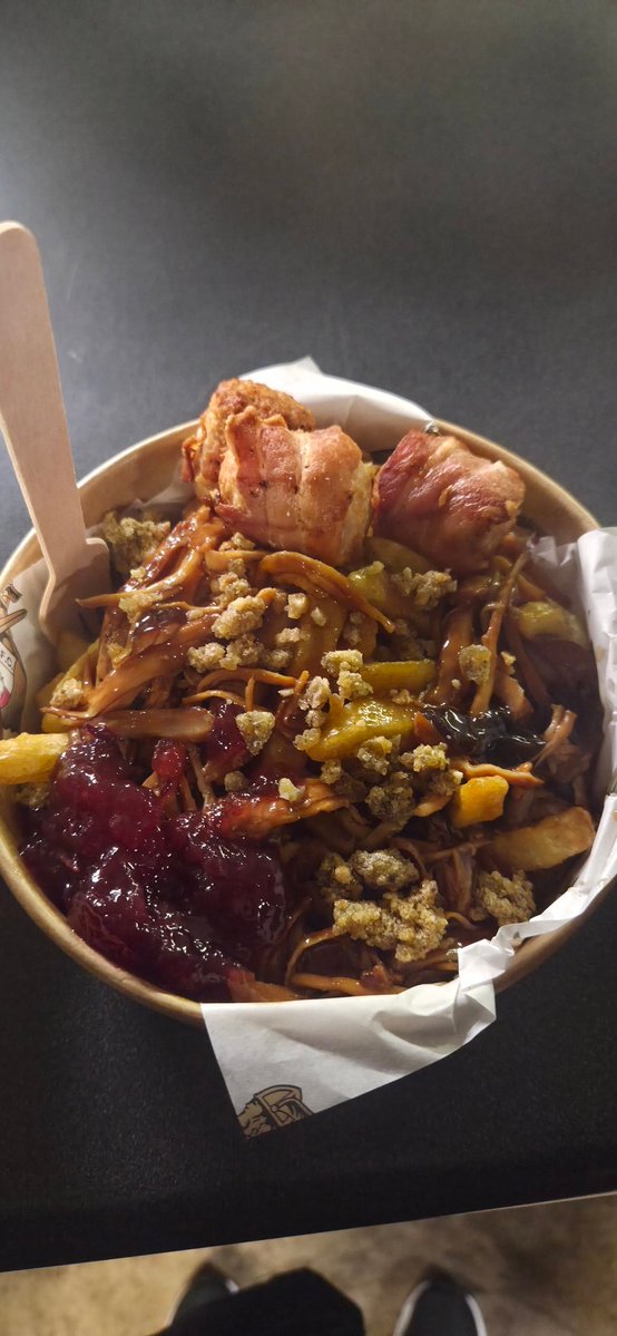 TheHumanPro23's tweet image. #pufc some proper scran this best in league 1 by far.

#drfc