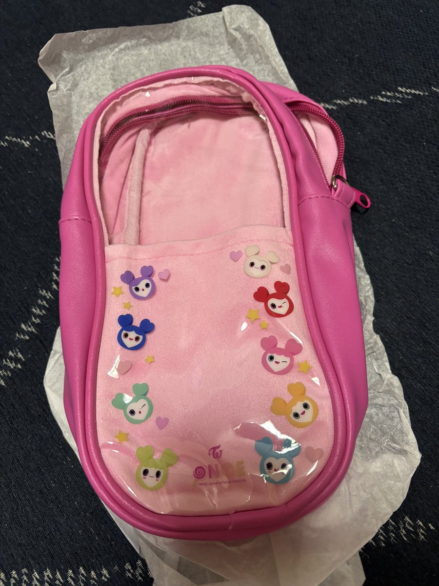 happyleaf_twice's tweet photo. 継続特典届いた！
ペンライト入るサイズ？ https://t.co/zP80b9ZxFB