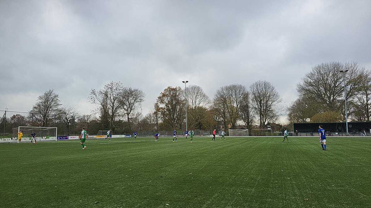 Het is 3-0 
Minuut 27
<a href="/VVSJZ/">VV.SJZ</a> - <a href="/svDWO/">s.v. DWO</a> 
<a href="/Haagsamvoetbal/">Haagsamateurvoetbal</a> <a href="/HaagVoetbal/">Haaglanden Voetbal</a> <a href="/Zmeeractief/">Zoetermeer actief</a>