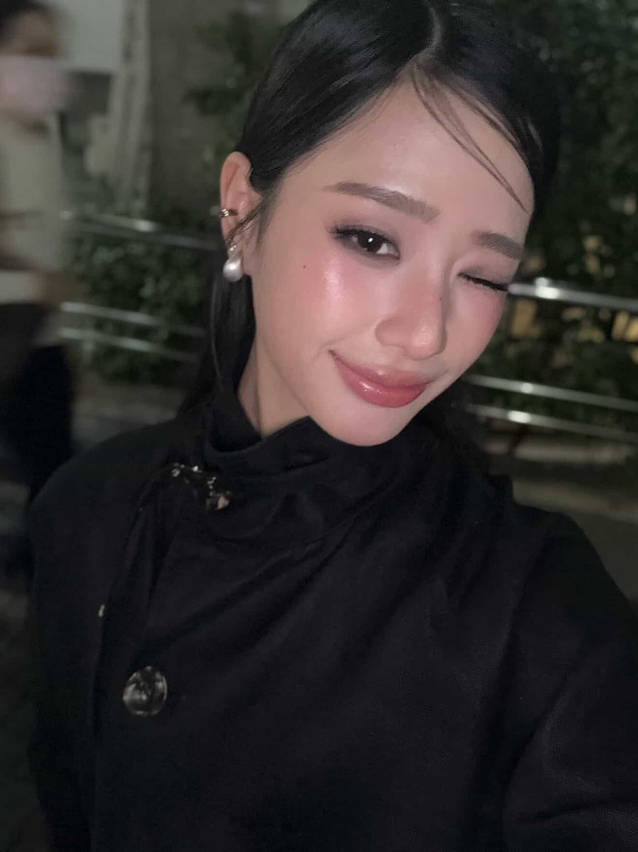 intuyoututy's tweet photo. Tu is the definition of selfie queen not a single bad selfie is taken 🥹
TU x KATE BEAUTRIUM 14th
#KATExTU #tontawan
#BEAUTRIUM14thAnniversary #BT14thBeautyForAll
#BTบิวตี้เฟสสเปซนี้เสิร์ฟทุกสวย #theBEAUTRIUM https://t.co/DSPo7FxNoi
