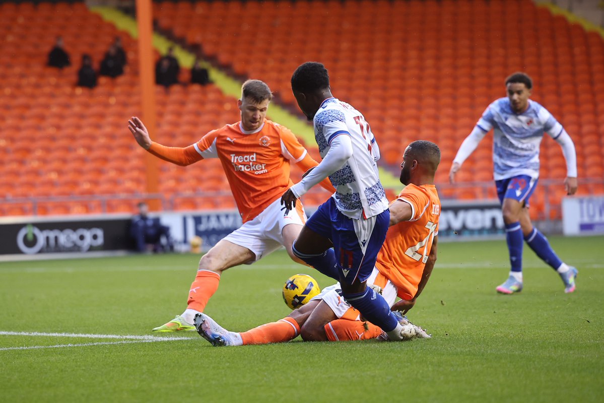 ReadingFC's tweet image. An hour played, Doyle is the difference maker so far. 

60&apos; | 🍊0-1👑 | #readingfc