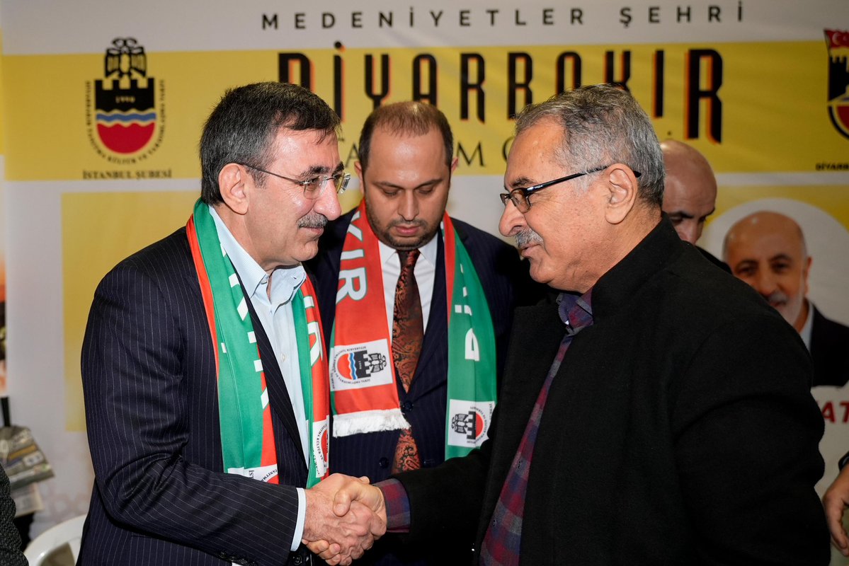 _cevdetyilmaz's tweet image. Diyarbakır Tanıtma Kültür ve Yardımlaşma Vakfı ile Diyarbakır Valiliği tarafından İstanbul Atatürk Havalimanı Millet Bahçesi’nde düzenlenen “Diyarbakır Tanıtım Günleri 2025” programında Diyarbakırlı hemşehrilerimizle bir araya geldik.

Tarihî mirası, kültürel zenginlikleri ve…