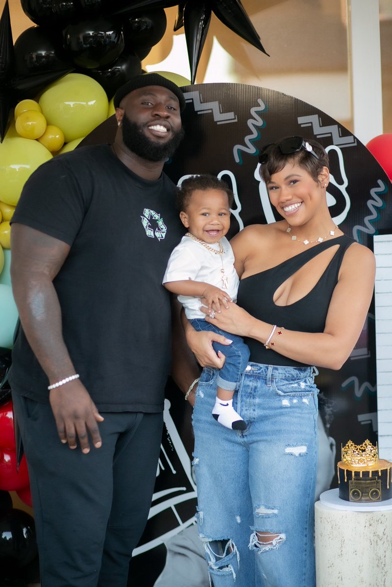 HolderStephen's tweet image. Thanks to Colts DT Neville Gallimore and his wife Chelsie for sharing the story of their 1-year old son, Nas, who is now thriving after multiple heart surgeries.

Neville: “It’s that extra motivation that I didn’t know I needed.” 

Link: espn.com/nfl/story/_/id…