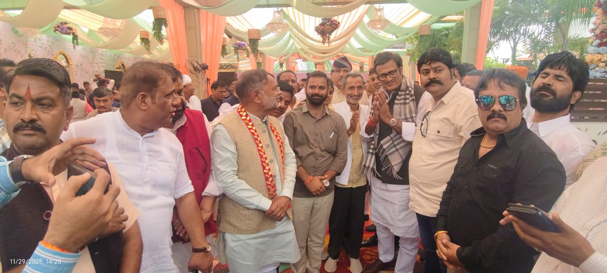 Rajendra4BJP's tweet image. आज पाली में माननीय लोकसभा अध्यक्ष श्री ओम बिरला जी की गरिमामय उपस्थिति में भाजपा के प्रदेश अध्यक्ष श्री मदन राठौड़ जी के सुपुत्र के वैवाहिक कार्यक्रम में शामिल होकर सुखद वैवाहिक जीवन हेतु शुभकामनाएं प्रेषित की। 
#Pali @ombirlakota @madanrrathore