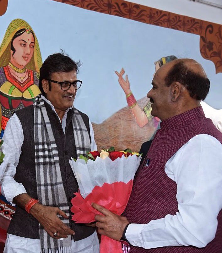 Rajendra4BJP's tweet image. आज पाली में माननीय लोकसभा अध्यक्ष श्री ओम बिरला जी की गरिमामय उपस्थिति में भाजपा के प्रदेश अध्यक्ष श्री मदन राठौड़ जी के सुपुत्र के वैवाहिक कार्यक्रम में शामिल होकर सुखद वैवाहिक जीवन हेतु शुभकामनाएं प्रेषित की। 
#Pali @ombirlakota @madanrrathore