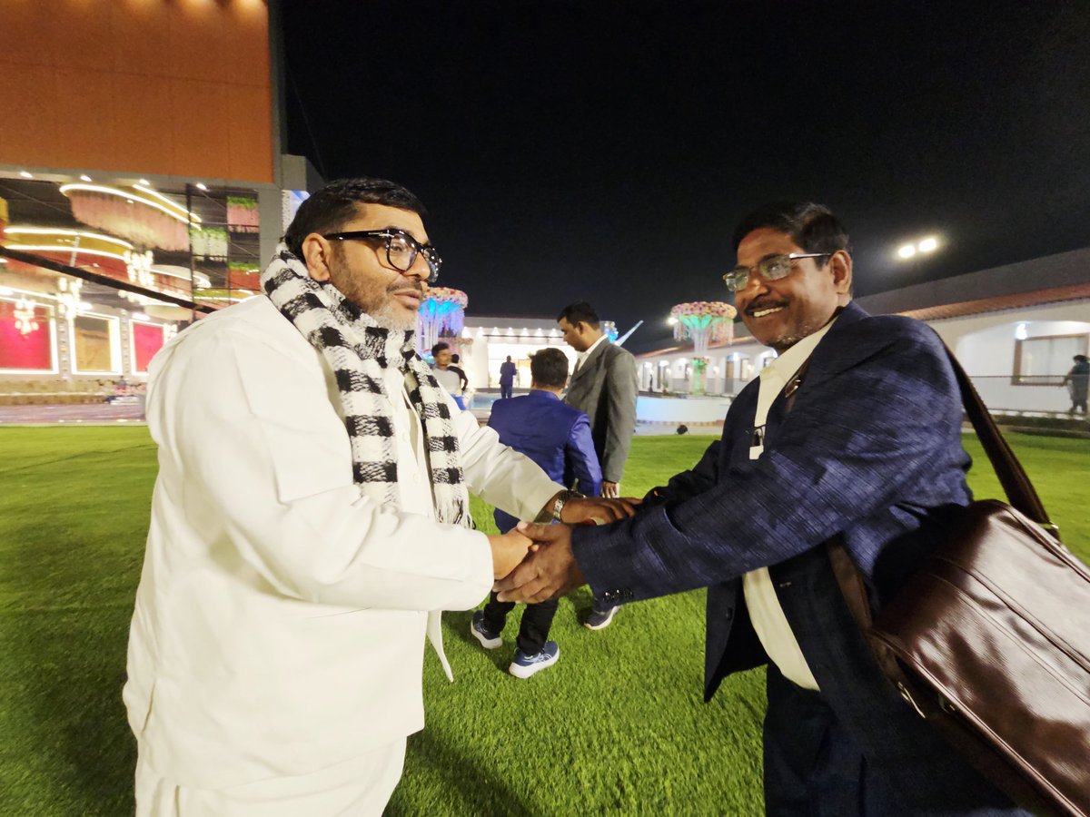 AltafAnsari356's tweet image. अपने नगर कोपागंज 
रमेश चंद्र बरनवाल जी के वहां मांगलिक कार्यक्रम में!
@samajwadiparty @yadavakhilesh