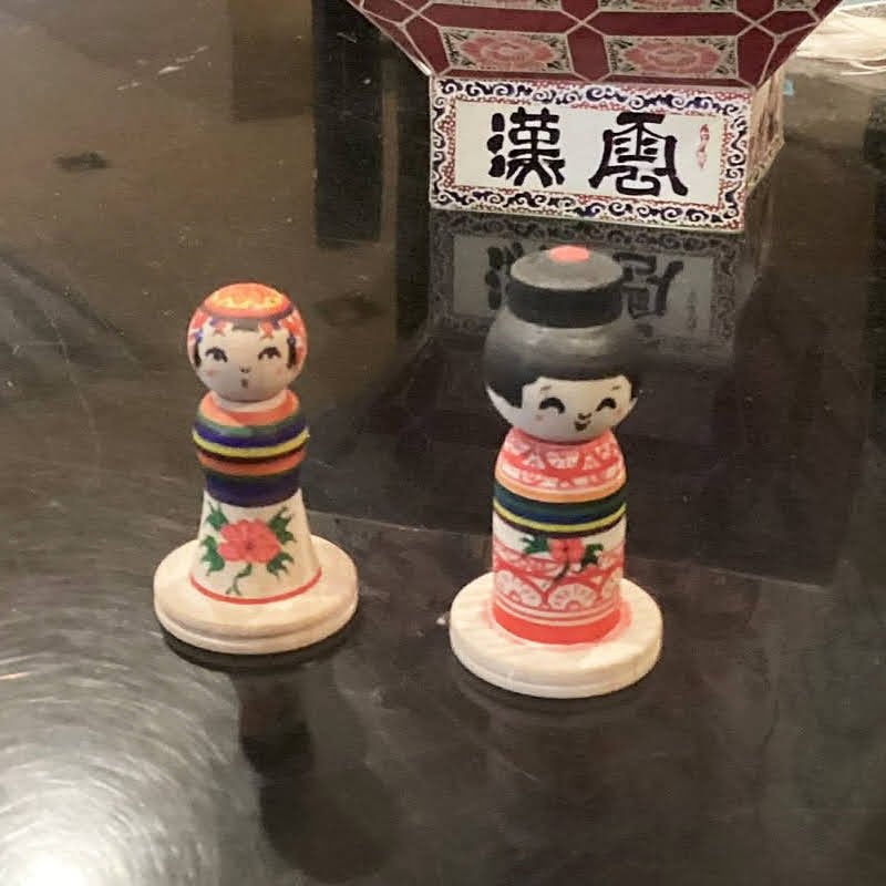 うますぎる～😳❗️

かなり集中しているお客様がいらっしゃいました。
本格的な絵付けで、津軽系を意識されたそうです！
私もびっくり！感動しておもわず写真を撮らせて頂きました！

◆こけスの絵付け体験
ご宿泊されるお客様は、1階ロビーにていつでも挑戦(体験)出来ます！