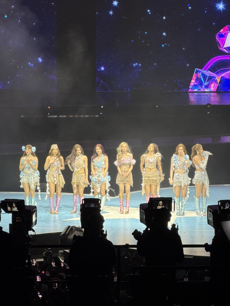 Maki *ੈ✩‧₊˚ tweet media