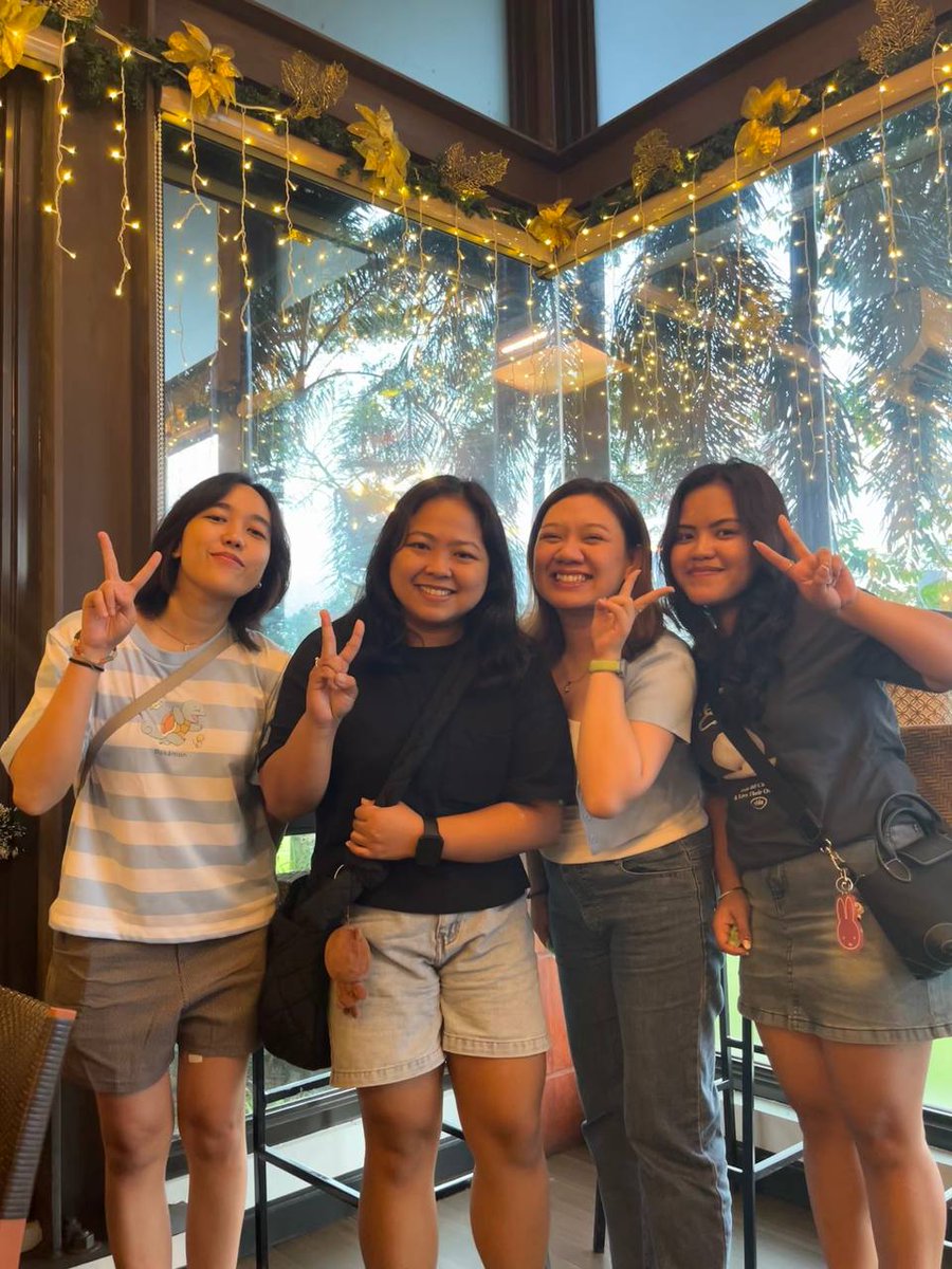 Big bag pa rin sa 2026 🙃😭

thank u, girls for always making my birthday (birthmonth) special. Sana next year sa manila nalang tayo magkita HAHA salamat 💚