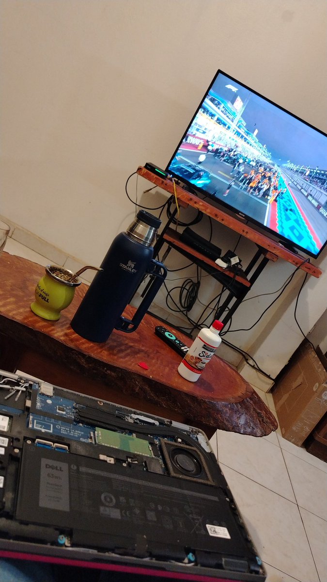 lopezdaniel79's tweet photo. #vamosnene #telemetrico
Mientras reparamos Computadoras y el Mate acompaña, alentamos a Franco desde Posadas Misiones https://t.co/fzqeElR5mZ