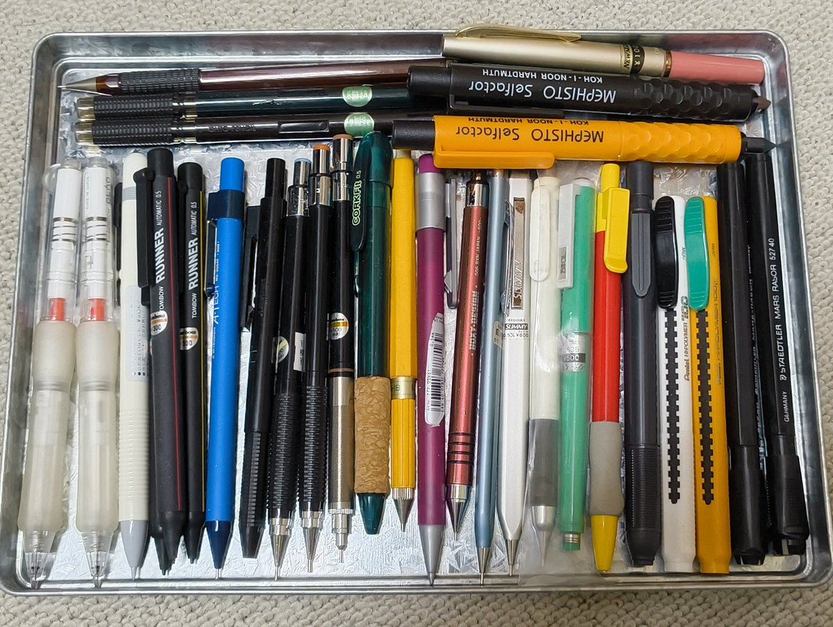 部屋の整理をしていたらビニール袋に入った数年前の購入品が出てきました
万年CILとBOXYのダブノックはちょっと珍しいかも？