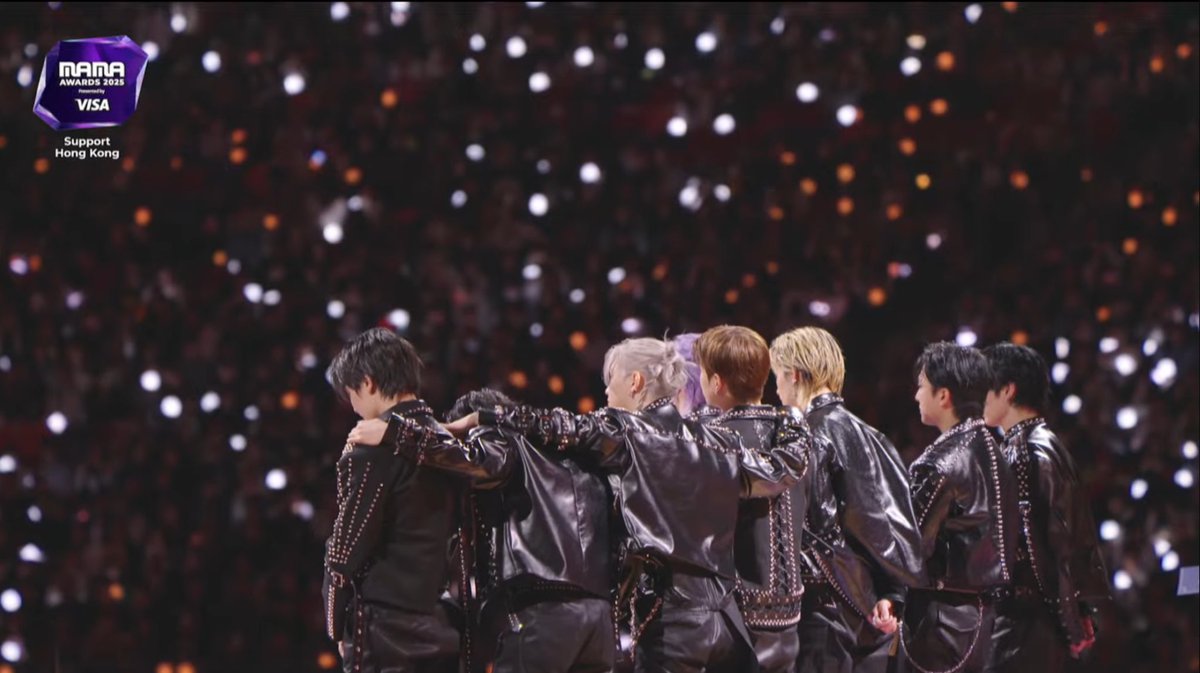 skzpopbase's tweet image. STRAY KIDS MAMA DAESANG WINNERS🥹♥️