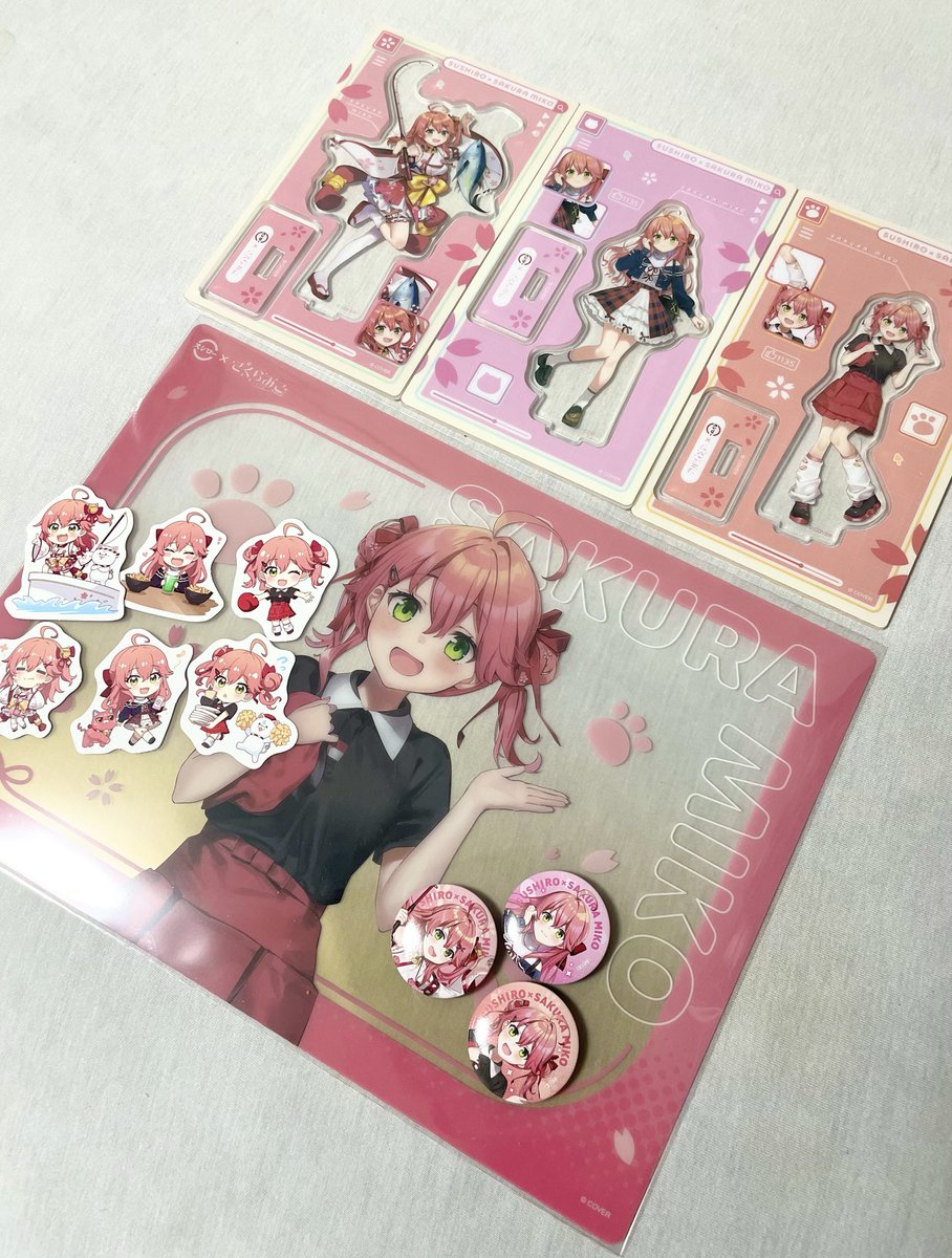 yvyvyvw's tweet photo. ピック、缶バッチ、アクスタコンプエリート🌸
#スシローさくらみこ���ラボ
#にゃっはろ〜スシろ〜 https://t.co/nVzV3ArtzM