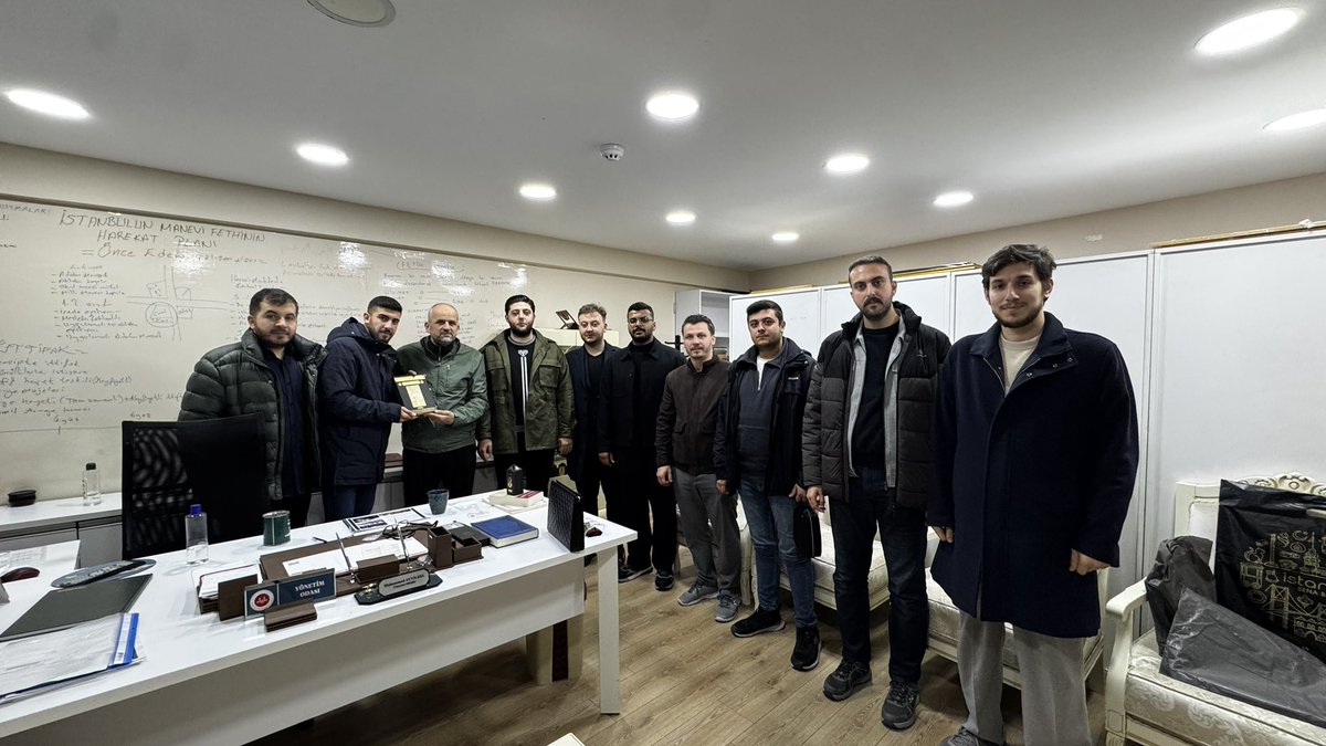 AK Parti Fatih Gençlik Kolları olarak, Sivil Toplum ve Halkla İlişkiler Birimimizle birlikte bugün Hatay Yoncakayalar Köyü Derneği’ni, Sinan Ağa Camii Kur’an Kursu’nu ve İDDEF Fatih Temsilciliği’ni ziyaret ettik.