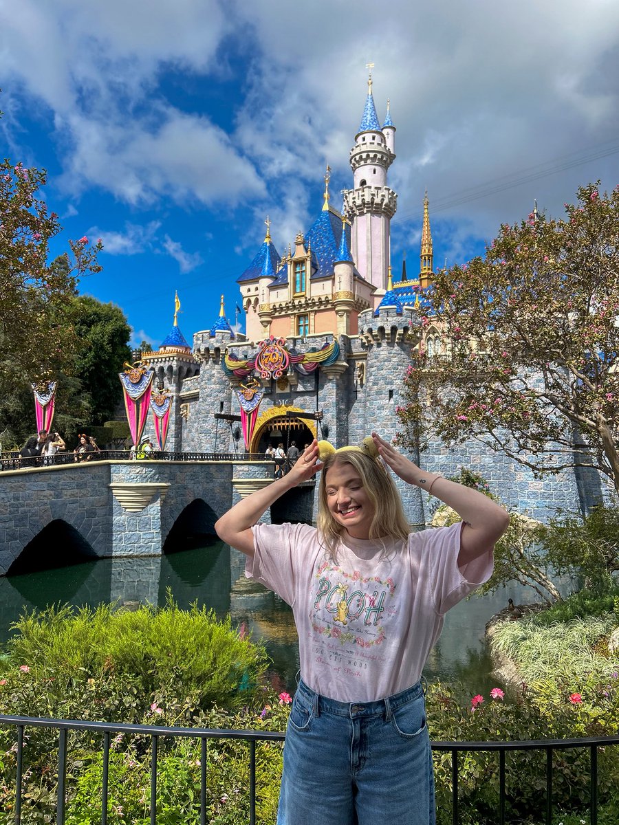 SAPPHlCSAM's tweet image. i miss california ☹️