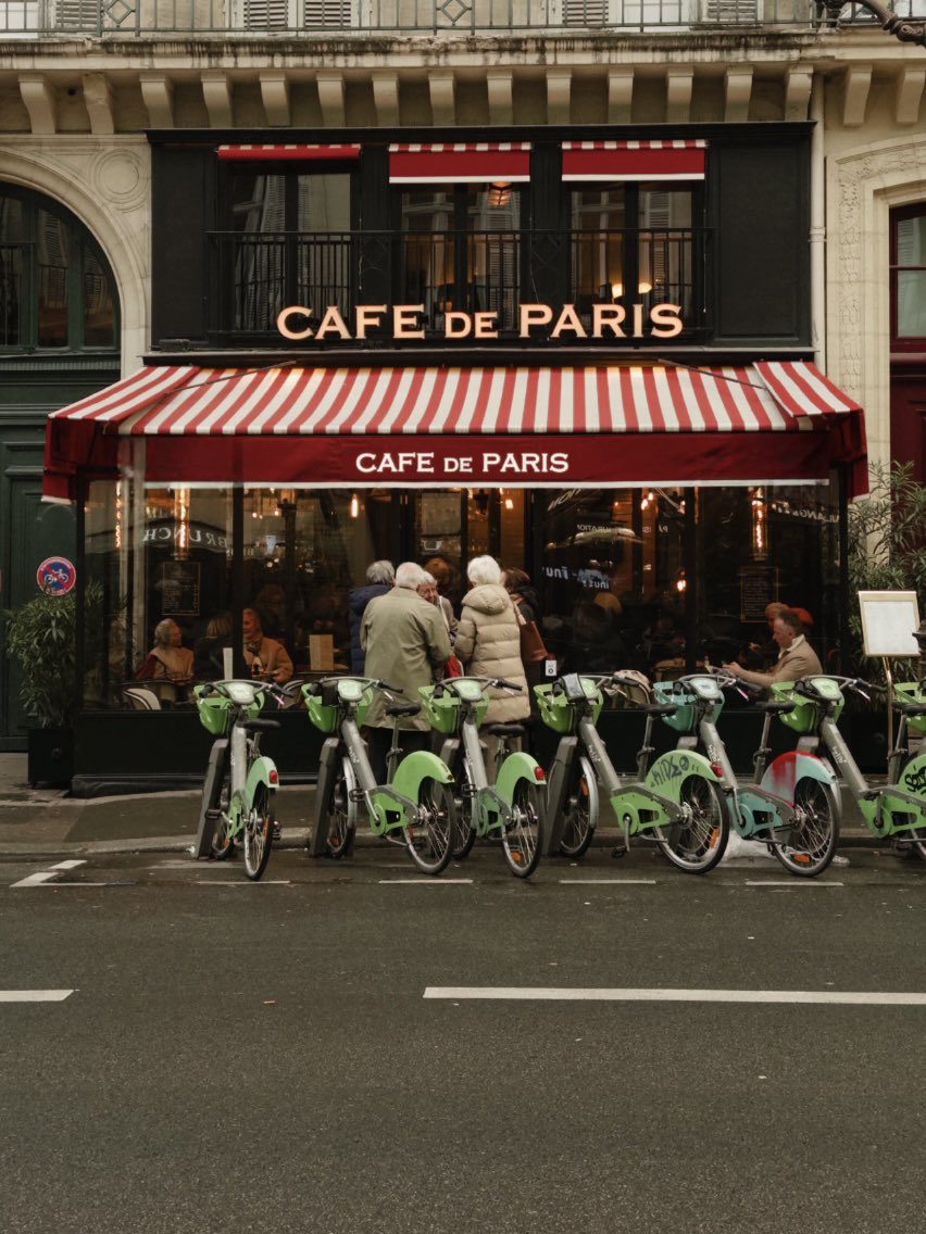 faqior's tweet image. Paris in November 🇫🇷🍂