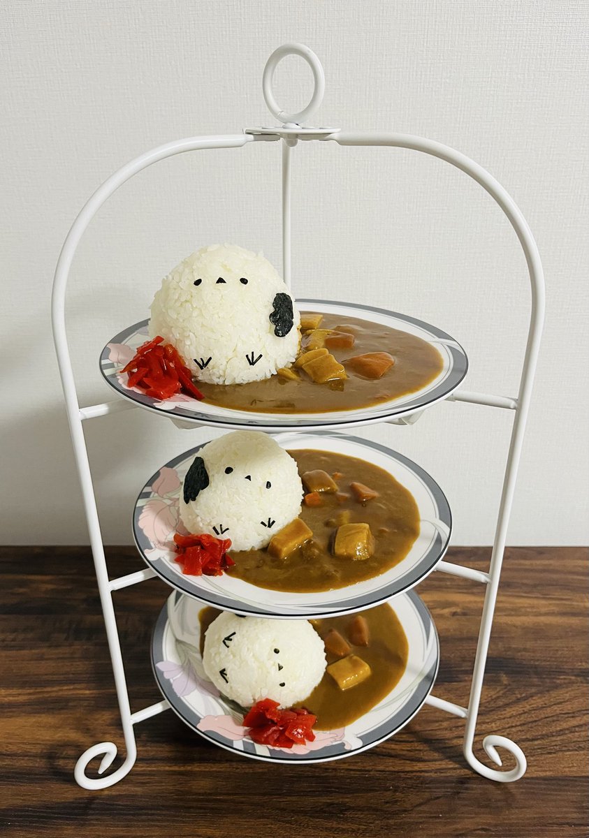 夜食にアフタヌーンティー作ったから食べないか？