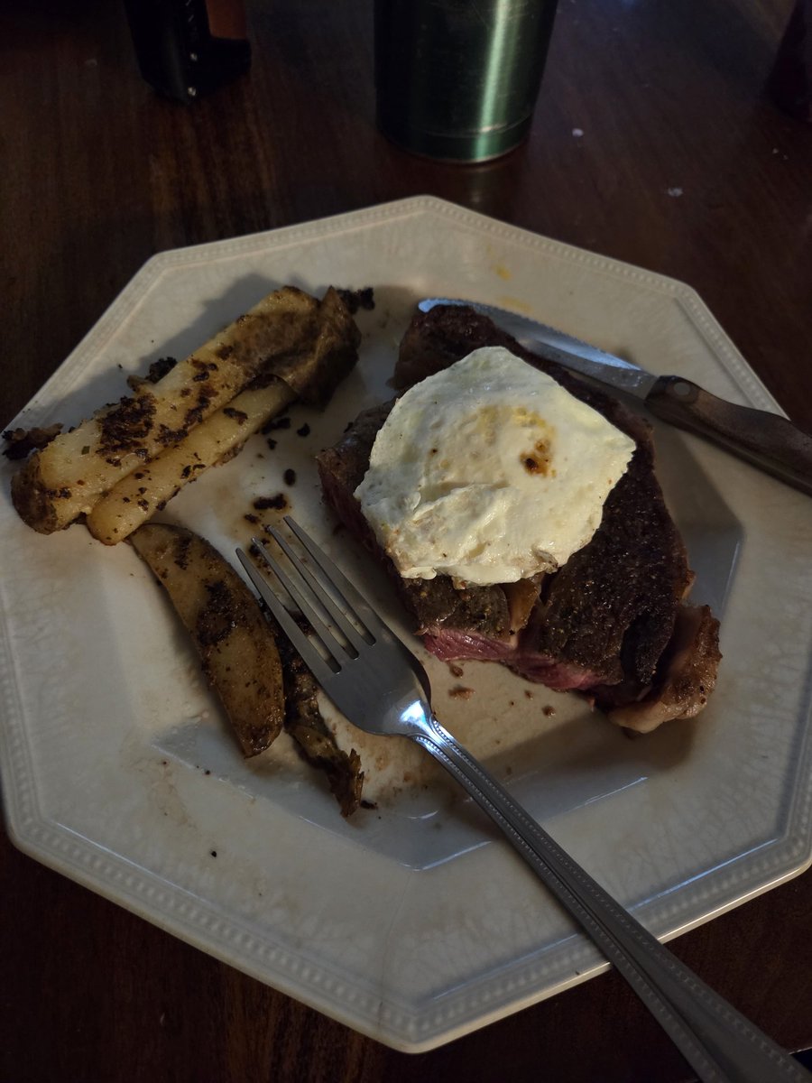 dwarfusmax's tweet image. Breakfast so damn good! Steak and eggs can&apos;t be beat