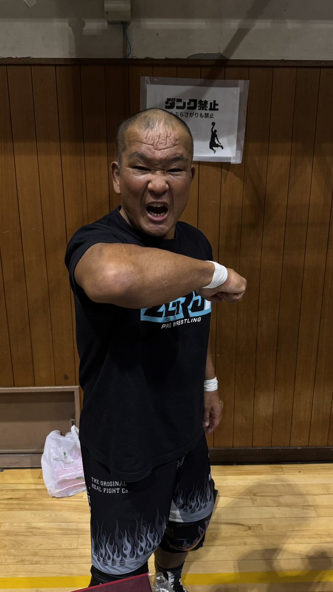 yyy91821's tweet image. 先月遂に会えた田中選手
一度会えると結構すぐ会える🤣

アクスタ購入と同じ和歌山出身報告🙇‍♂️
 #pwzero1
#大阪プロレス
#田中将斗