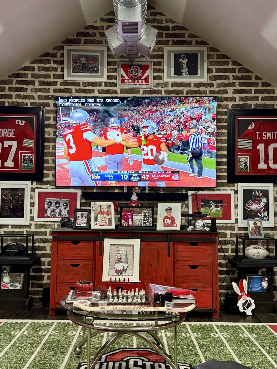 TeamRod1's tweet photo. @OhioStAthletics @SchumacherHomes Lumberton, Tx! Go Buckeyes!! https://t.co/xBZOkkspRm
