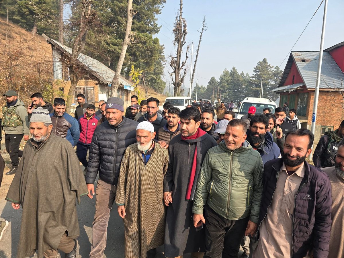 arshadbhat_'s tweet photo. Glimpses of the Pad Yatra from the sacred Ziyarat of Badshah-i-Balkh to Aglar — listening, learning, and inspiring a responsible, sustainable tomorrow. https://t.co/PGulwX3udX