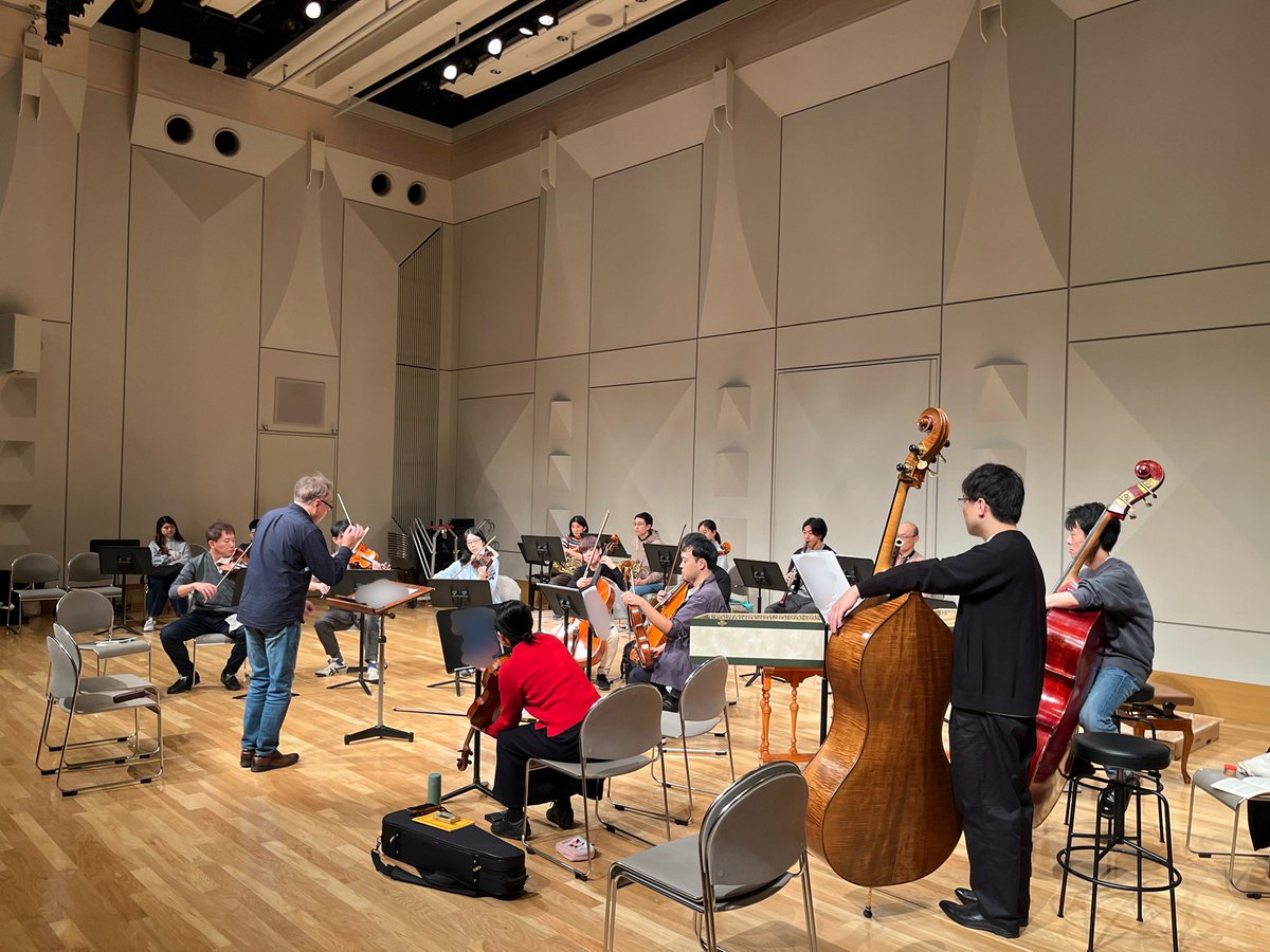 o_classica's tweet photo. 【ホール練習🎵】
本日は、本番会場である文京シビックホール小ホールで練習を行いました🔥
米岡さん、流尾さん、そしてチェロ首席の加藤さんにもご参加いただきました✨
短時間ながらアンサンブルの集中力・密度を高められる貴重な時間となりました☺️

https://t.co/QrhIE5i0gj https://t.co/hMBWoJnWkP