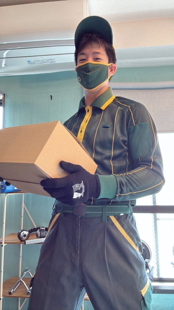 zinzin_dramatic's tweet image. 某宅配業者のコスプレをさせていただきました！(コスプレ…？)
めちゃ楽しかったです！やっぱコスプレ楽しいわ😆