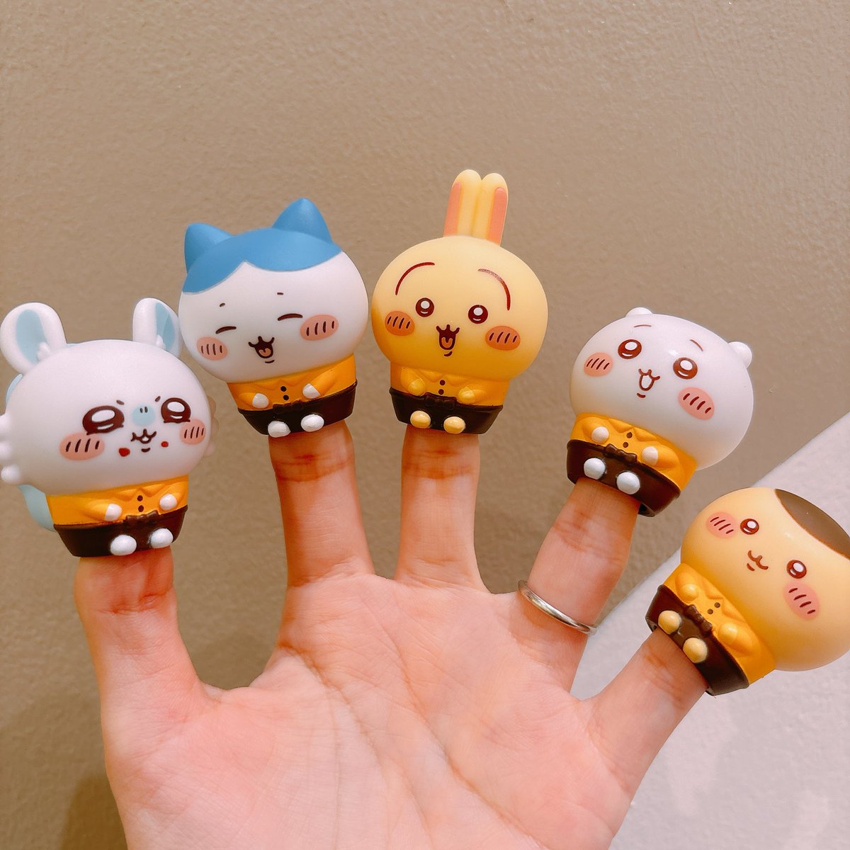 chiikawa1994's tweet photo. ちいかわ×ココスコラボ
参戦！！！🥰🔥✨
いっぱい食べたよー🍴

ちい、いっぱい出た！😂😂www
ハチワレちゃん全然出なくて、、
隣の席の方たちに交換してもらえた🥹💕
大感謝🙏

#ちいかわ　#ココス　#ちいかわココスコラボ　#ちい活 https://t.co/MZTZ7CiWpY