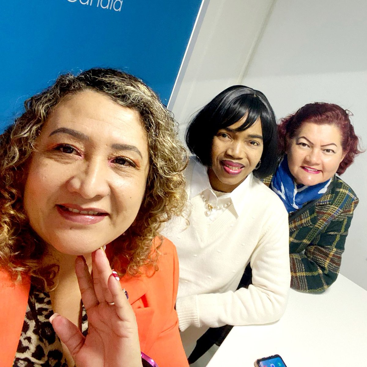 La hermosa, mi dulce 💕 😍 ❤️ 
Que mensaje tan bueno, tan lindo 
Una brazo fuerte