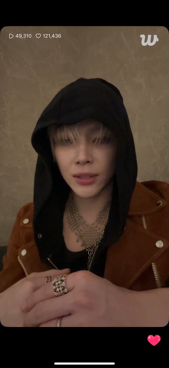 79crescent's tweet photo. 반지는 또 뭐에요 https://t.co/9r4pTqai3t