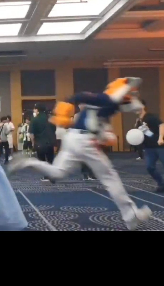 으와!!!!! <a href="/RipisGod/">리퍼RIPPER</a> 리퍼님이 개쩌는 그림 뒷배경에 바호 까메오를 넣어주셨어요!! 
멍충 바호가 이렇게나 멋있는 그림체로 재해석된 걸 보니까 황홀합니다아....
너도나도 가서 리퍼님 팔로우! 🥰