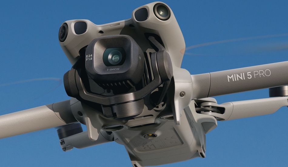 TechDropsNetBR's tweet image. DJI pode enfrentar um banimento nos EUA devido às preocupações de segurança levantadas pelos legisladores. Será realmente o fim para a gigante dos drones, ou eles encontrarão uma maneira de contornar isso? #notícias  #DJI #Banimento #Drones #EUA
Link: pt.techdrops.news/post/dji-enfre…