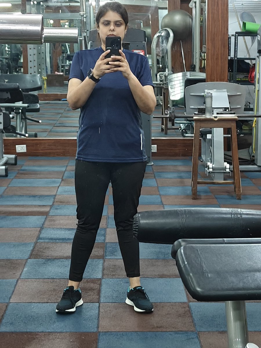 Velvetyvirgo's tweet image. At the gym after a week. 30 mins full body workout 80 cals. Ghar jaake pata chalega😭