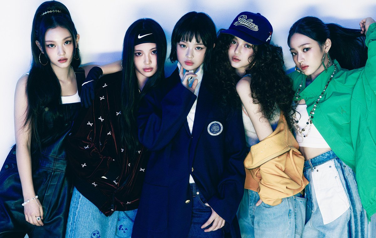 kchartsmaster's tweet image. All winners of ‘Artist Of The Year’ on MAMA Awards history:    

2006: TVXQ  
2007: Super Junior  
2008: BIGBANG  
2009: 2PM  
2010: 2NE1  
2011: Girls&apos; Generation  
2012: BIGBANG 
2013: G-DRAGON  
2014: EXO  
2015: BIGBANG  
2016: BTS 
2017: BTS  
2018: BTS  
2019: BTS  
2020:…