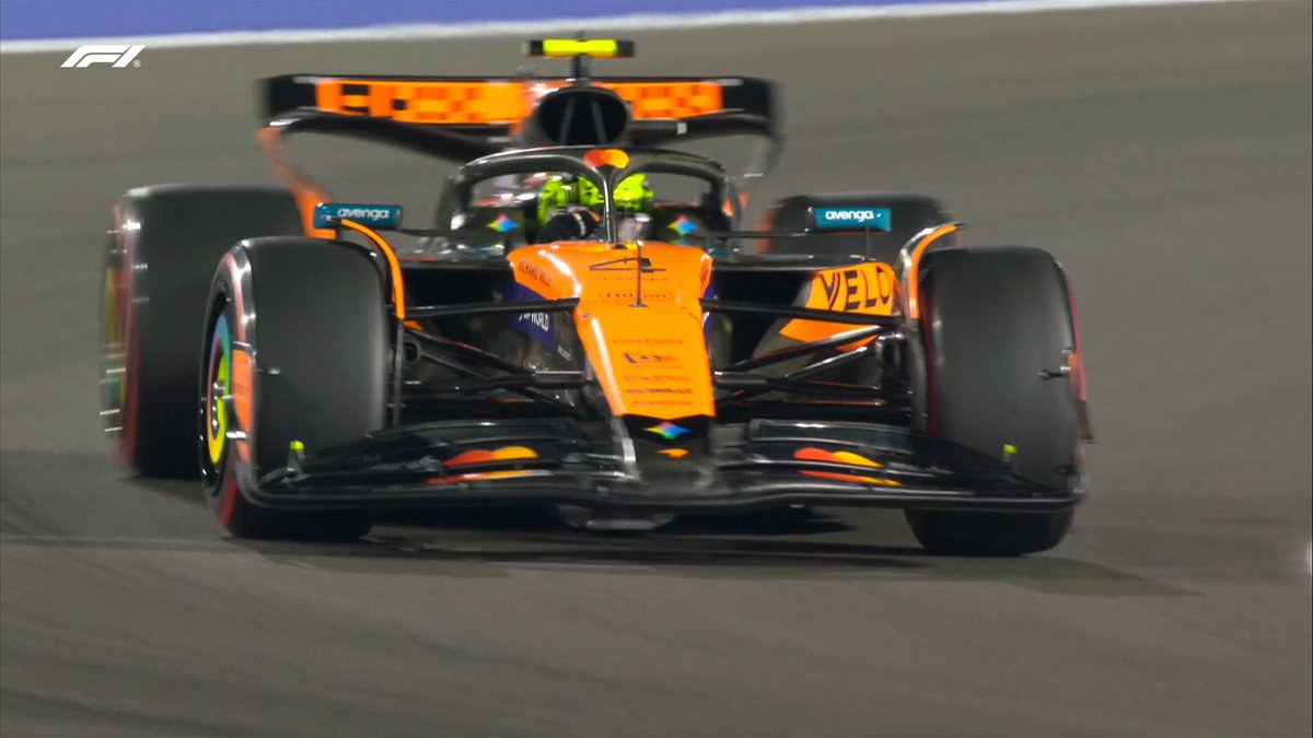 oncediariomx's tweet photo. #F1 | 🟩 VUELTA 6/19 🟩 

1⃣ Piastri
2⃣ Russell
3⃣ Norris

#GPdeQatar | #QatarGP 🇶🇦

📸 F1 https://t.co/MIgeD26mf5