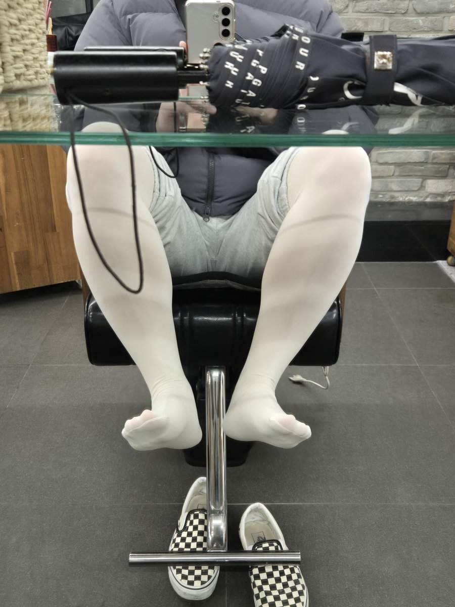 미용실

#mantyhose #흰스