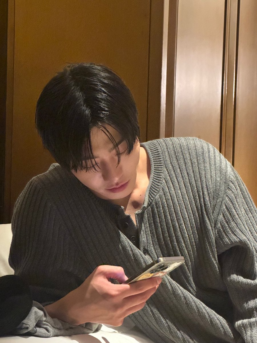 aprpaulahn's tweet photo. 마마 다녀온 안효섭 용안 진짜 레전드시다 https://t.co/H9PiFKcOrv